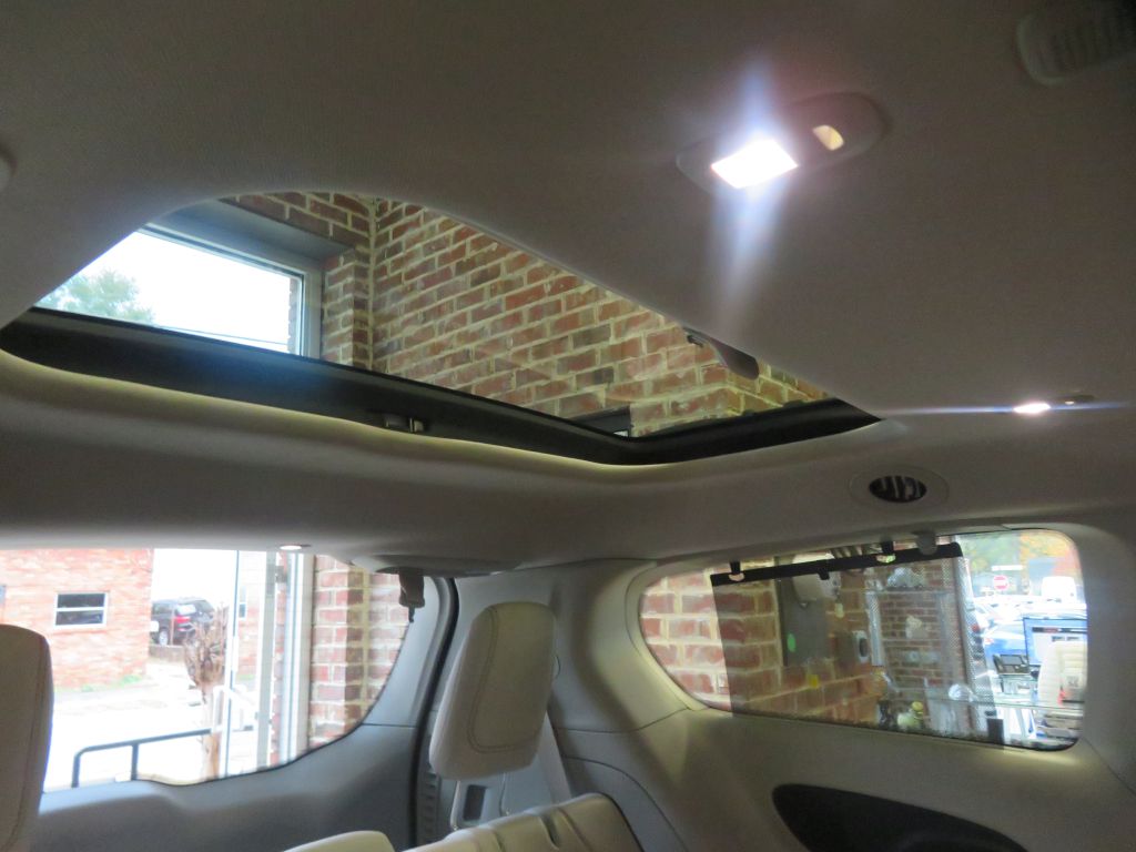Photo 24 of this CHRYSLER PACIFICA