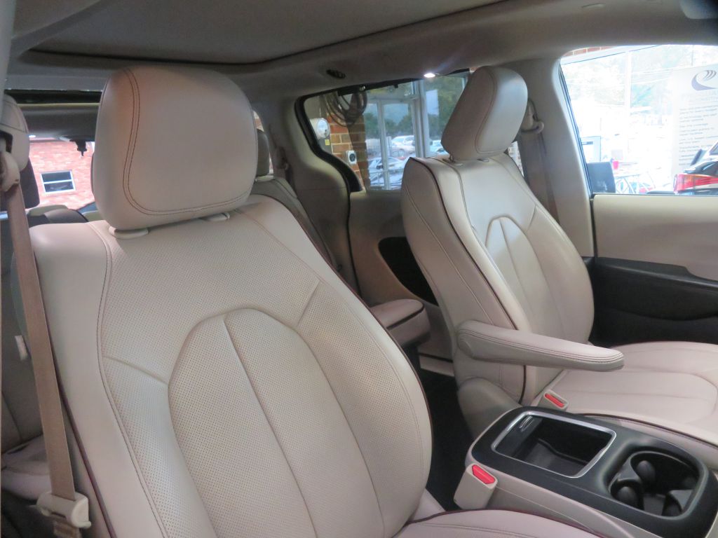 Photo 30 of this CHRYSLER PACIFICA