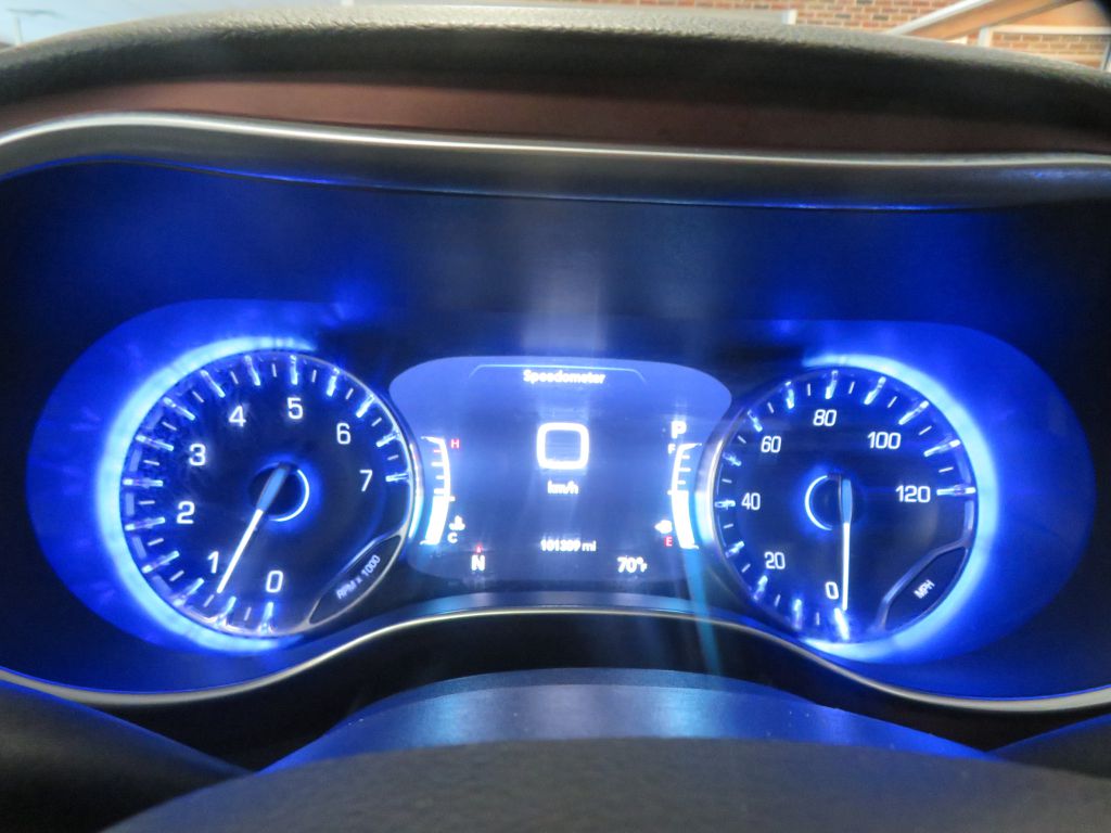 Photo 33 of this CHRYSLER PACIFICA