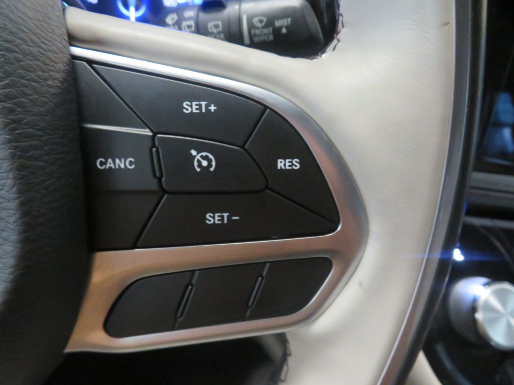 Photo 35 of this CHRYSLER PACIFICA