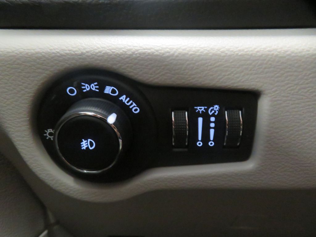 Photo 37 of this CHRYSLER PACIFICA