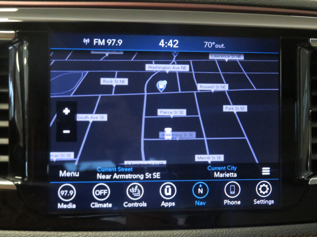 Photo 39 of this CHRYSLER PACIFICA