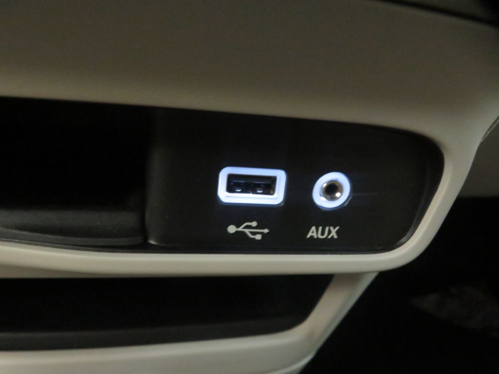 Photo 44 of this CHRYSLER PACIFICA