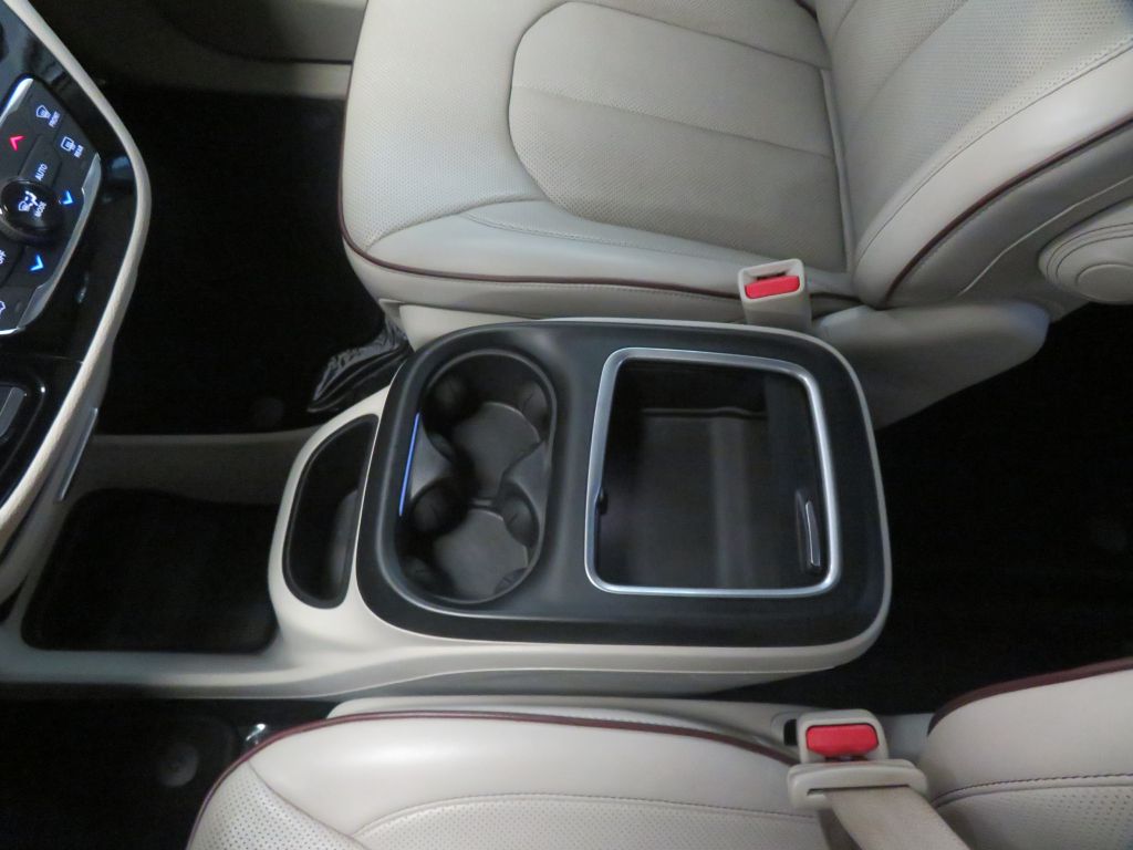Photo 45 of this CHRYSLER PACIFICA