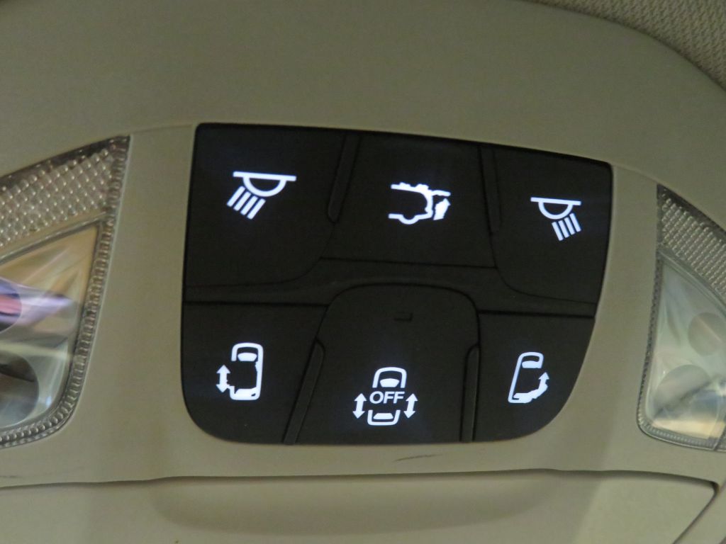 Photo 48 of this CHRYSLER PACIFICA