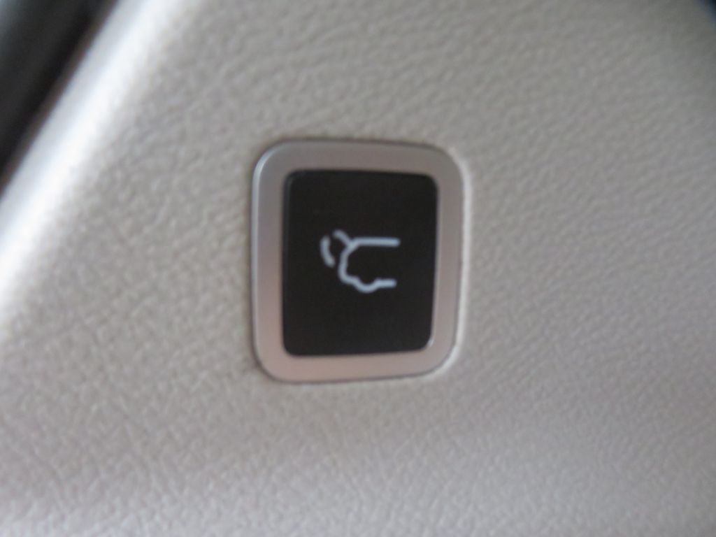 Photo 54 of this CHRYSLER PACIFICA