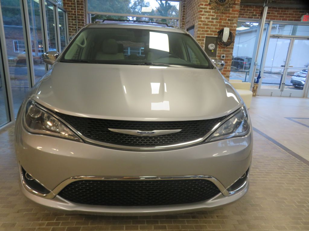 Photo 64 of this CHRYSLER PACIFICA