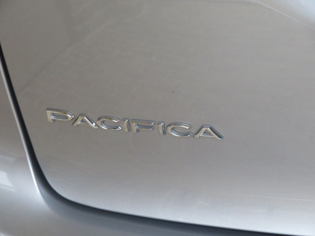 Photo 70 of this CHRYSLER PACIFICA
