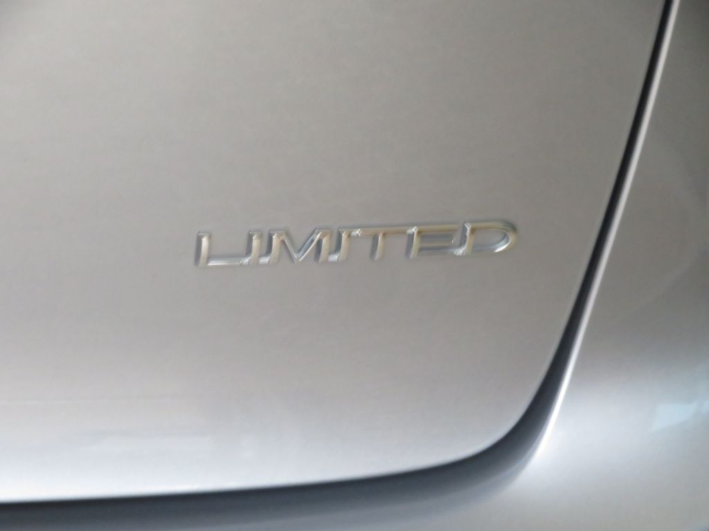 Photo 71 of this CHRYSLER PACIFICA