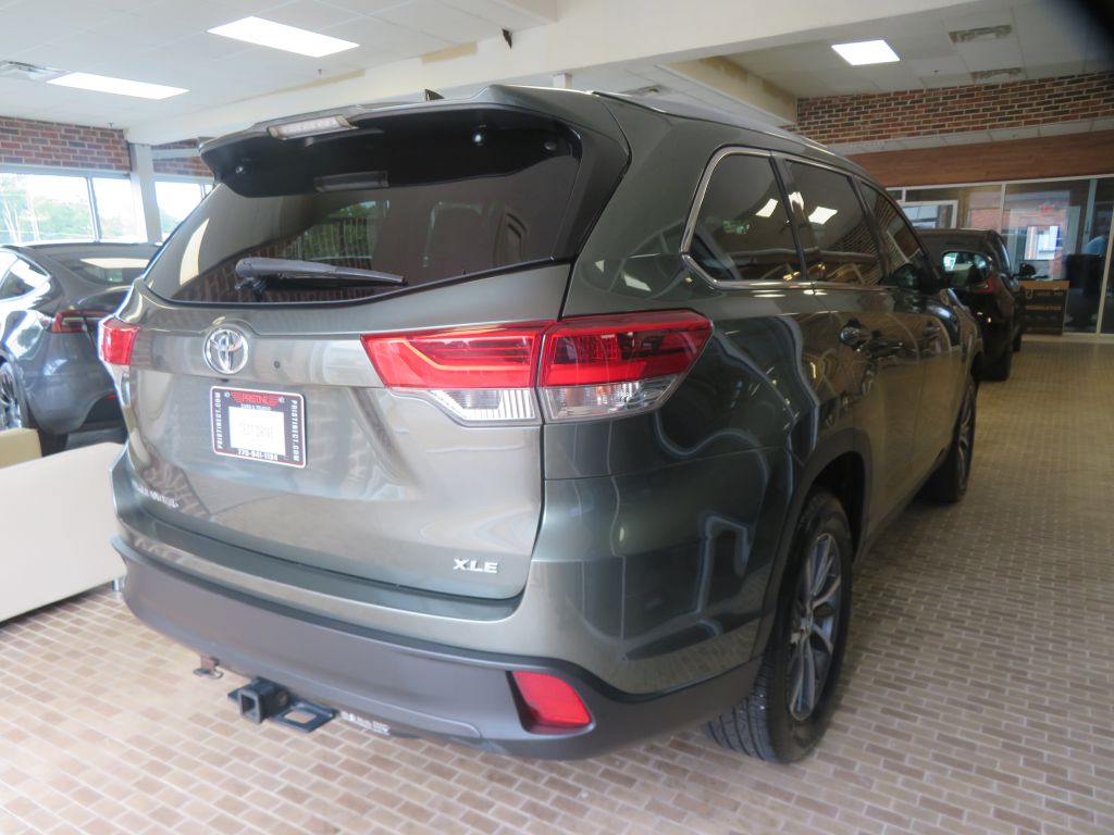 Photo 4 of this TOYOTA HIGHLANDER