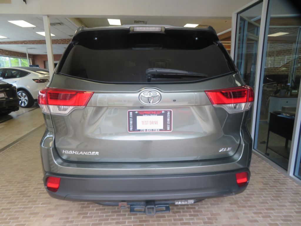 Photo 5 of this TOYOTA HIGHLANDER