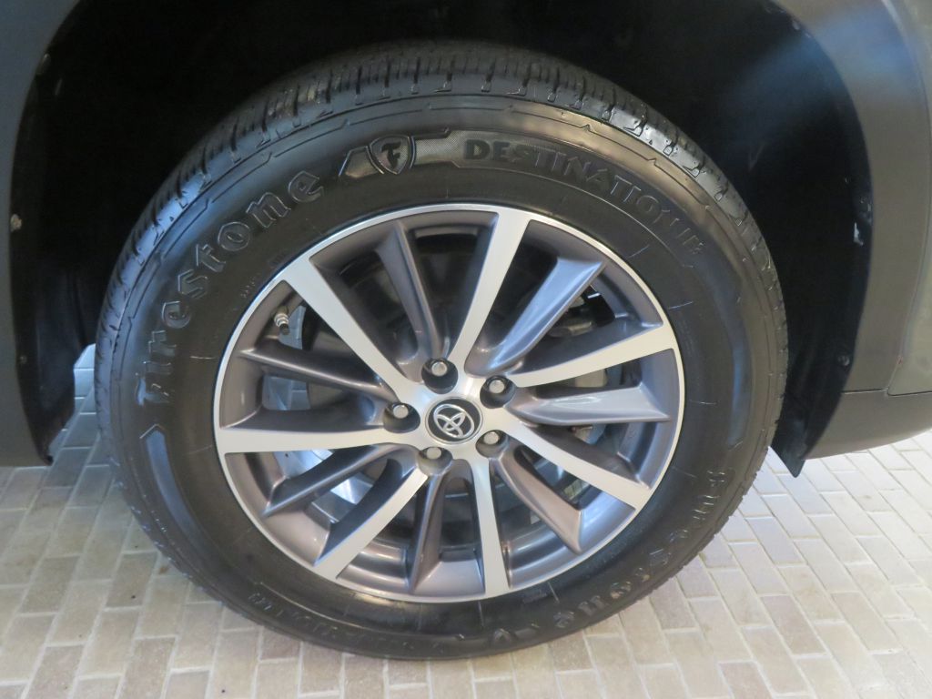 Photo 10 of this TOYOTA HIGHLANDER