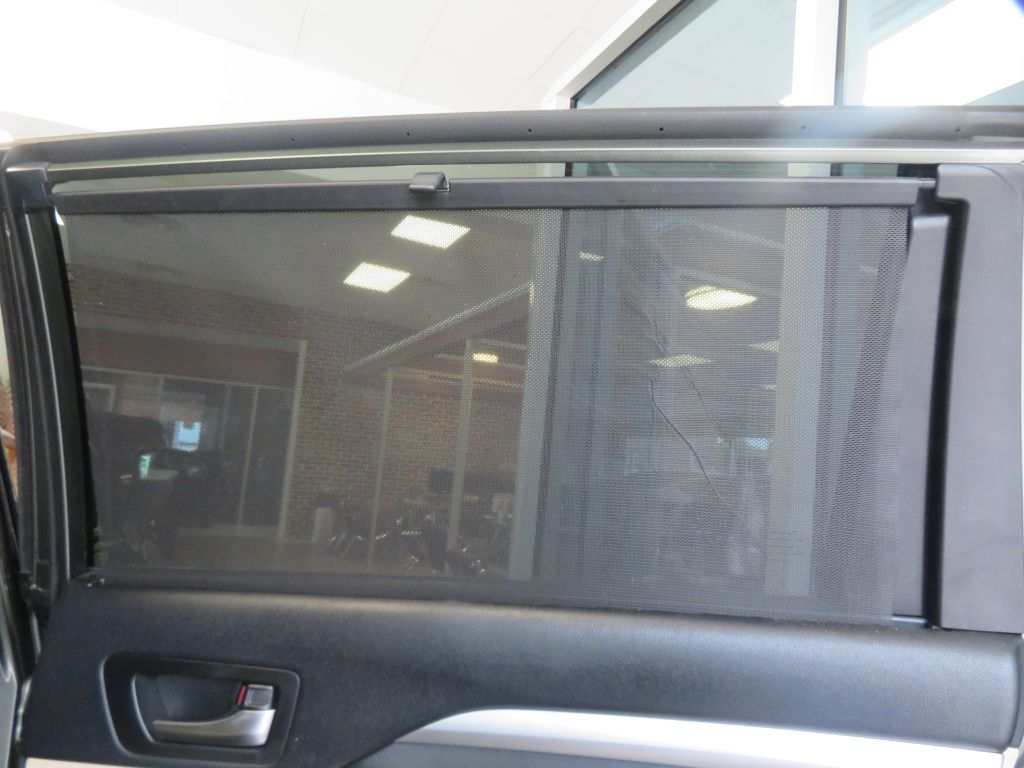 Photo 24 of this TOYOTA HIGHLANDER