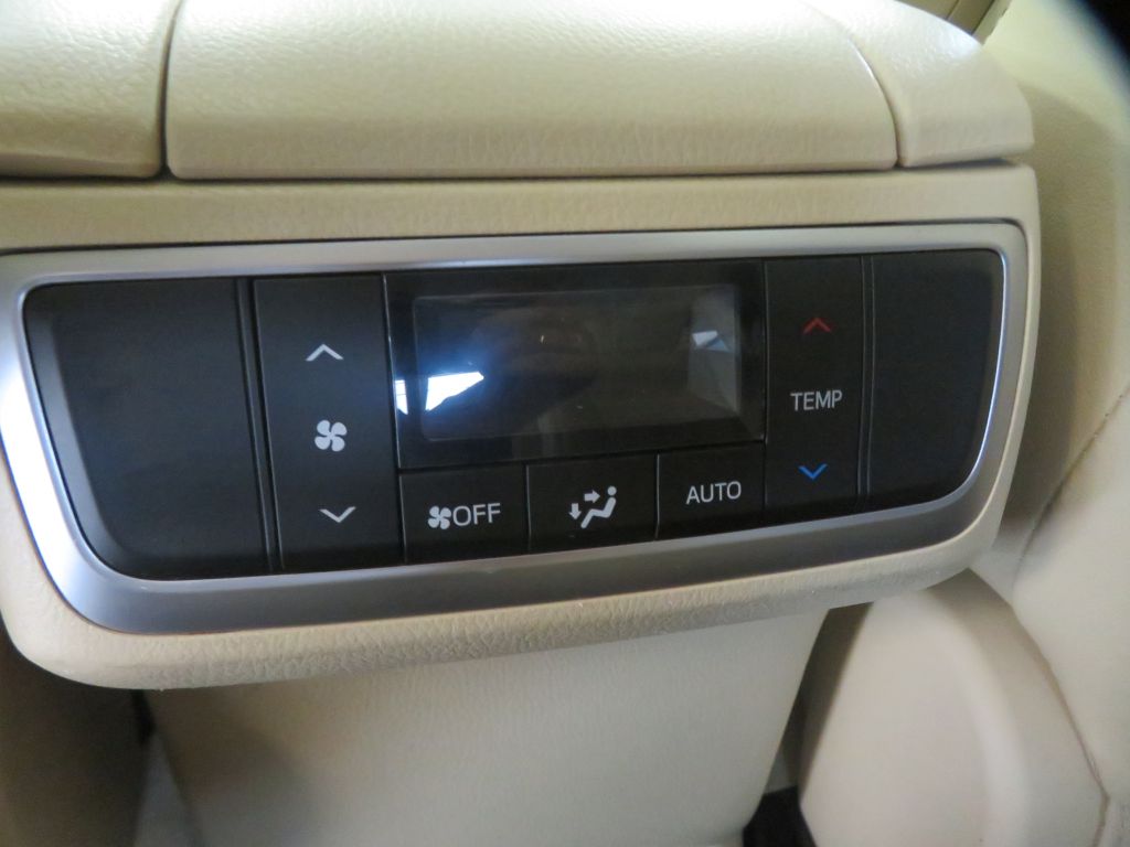 Photo 56 of this TOYOTA HIGHLANDER