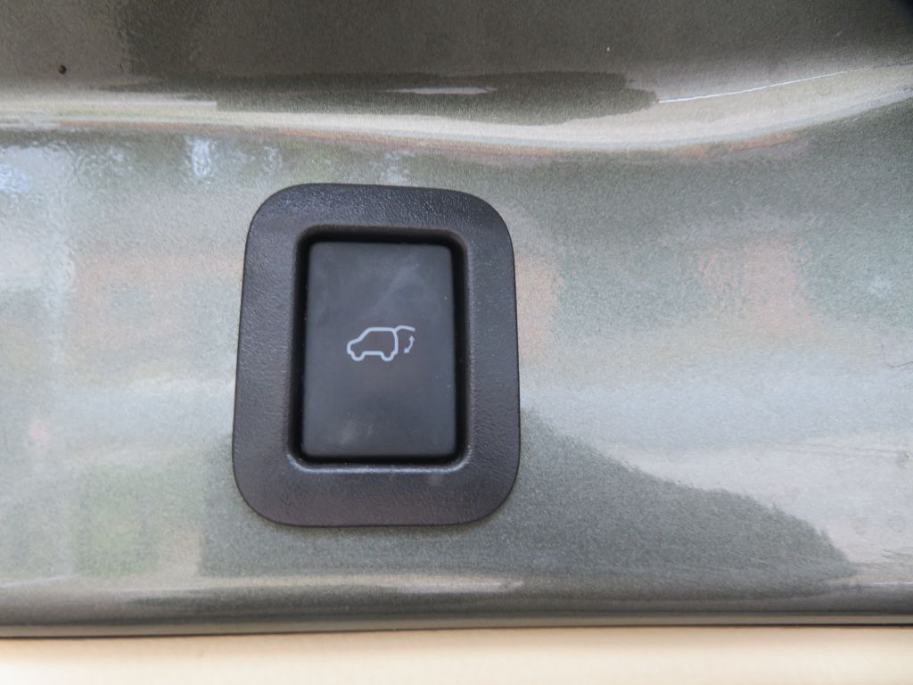 Photo 61 of this TOYOTA HIGHLANDER