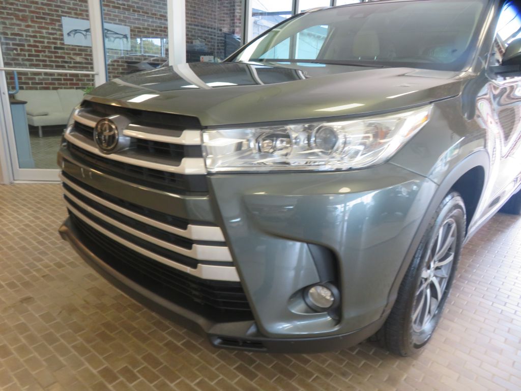 Photo 67 of this TOYOTA HIGHLANDER