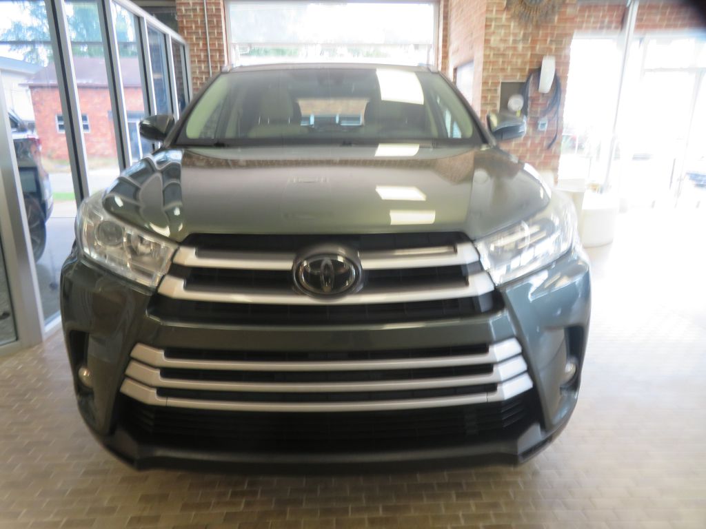 Photo 68 of this TOYOTA HIGHLANDER