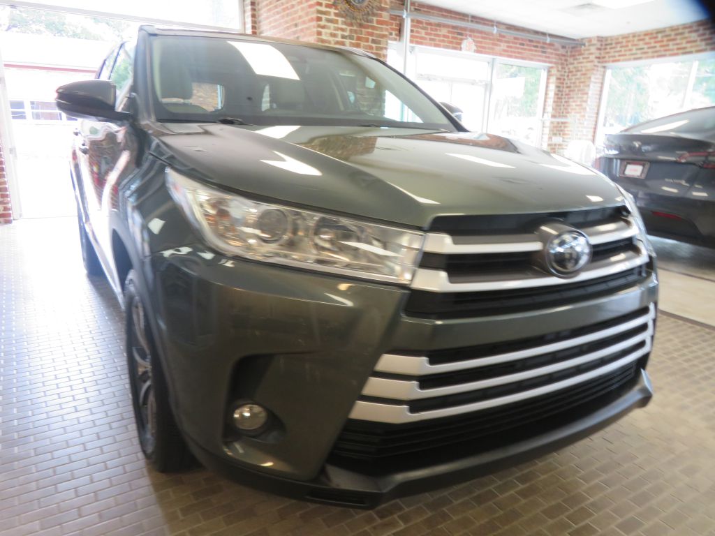 Photo 69 of this TOYOTA HIGHLANDER