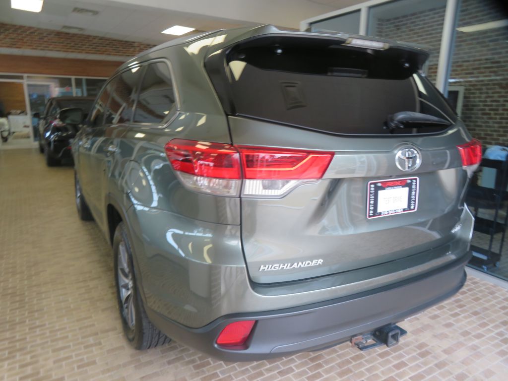 Photo 81 of this TOYOTA HIGHLANDER