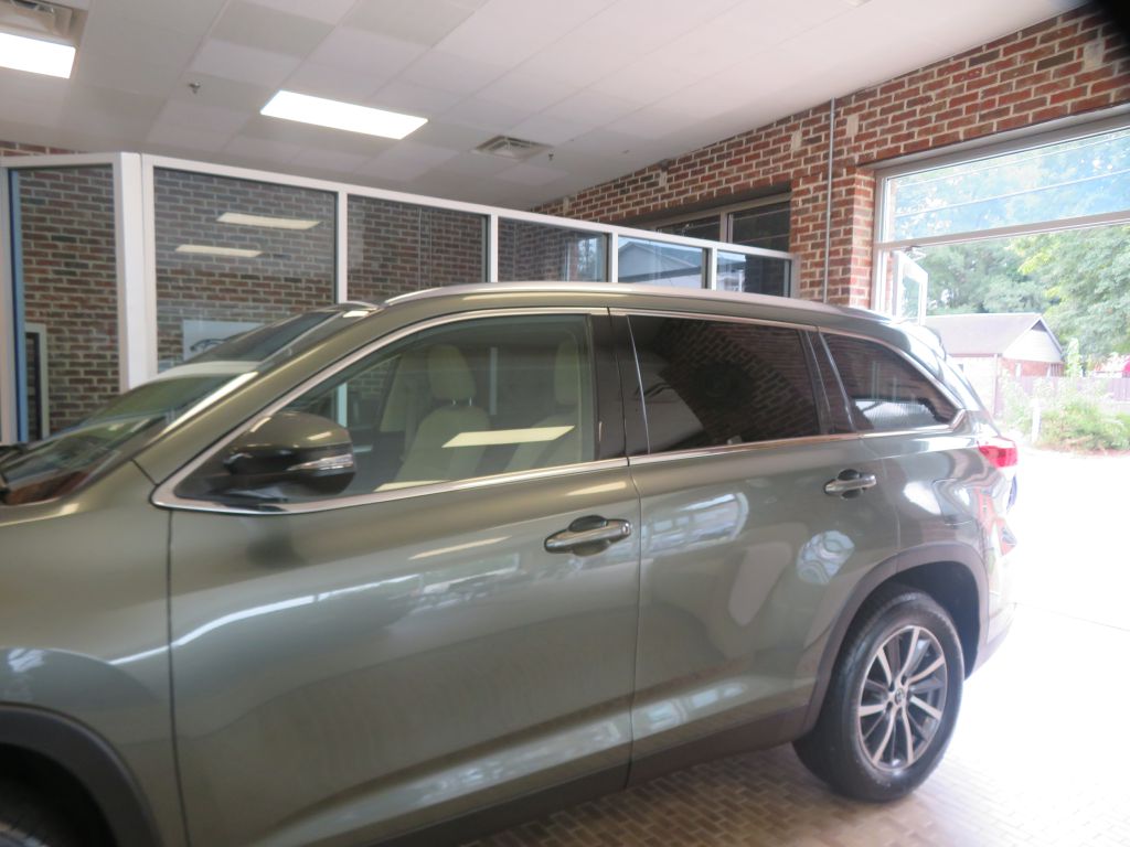 Photo 83 of this TOYOTA HIGHLANDER