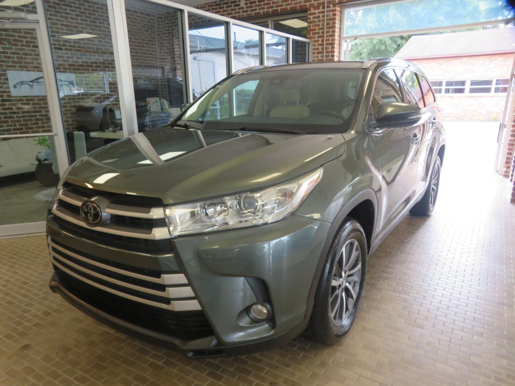 Photo 86 of this TOYOTA HIGHLANDER