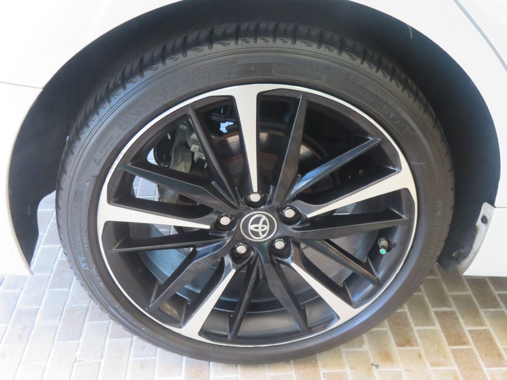 Photo 9 of this TOYOTA CAMRY