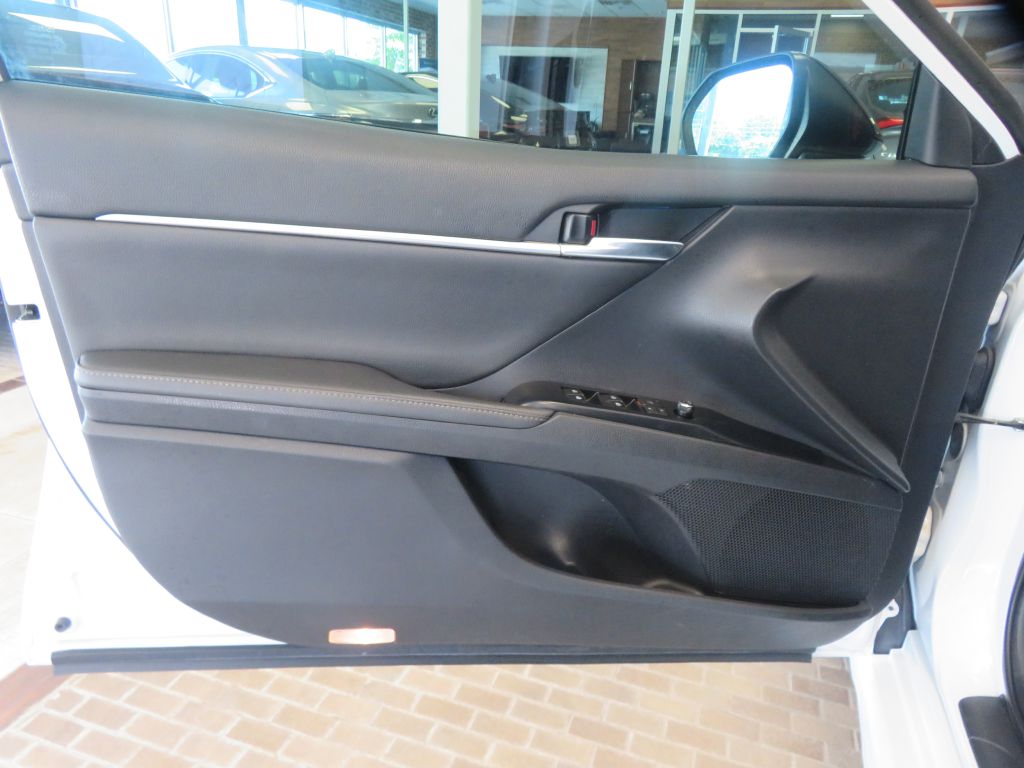 Photo 13 of this TOYOTA CAMRY