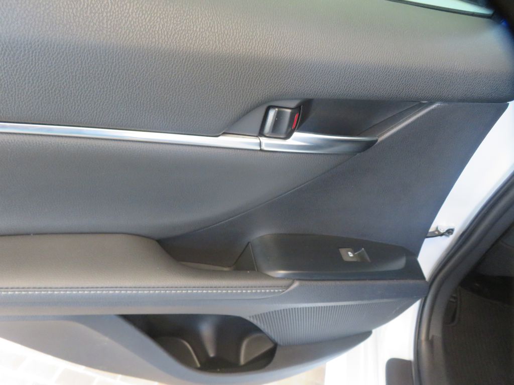 Photo 18 of this TOYOTA CAMRY