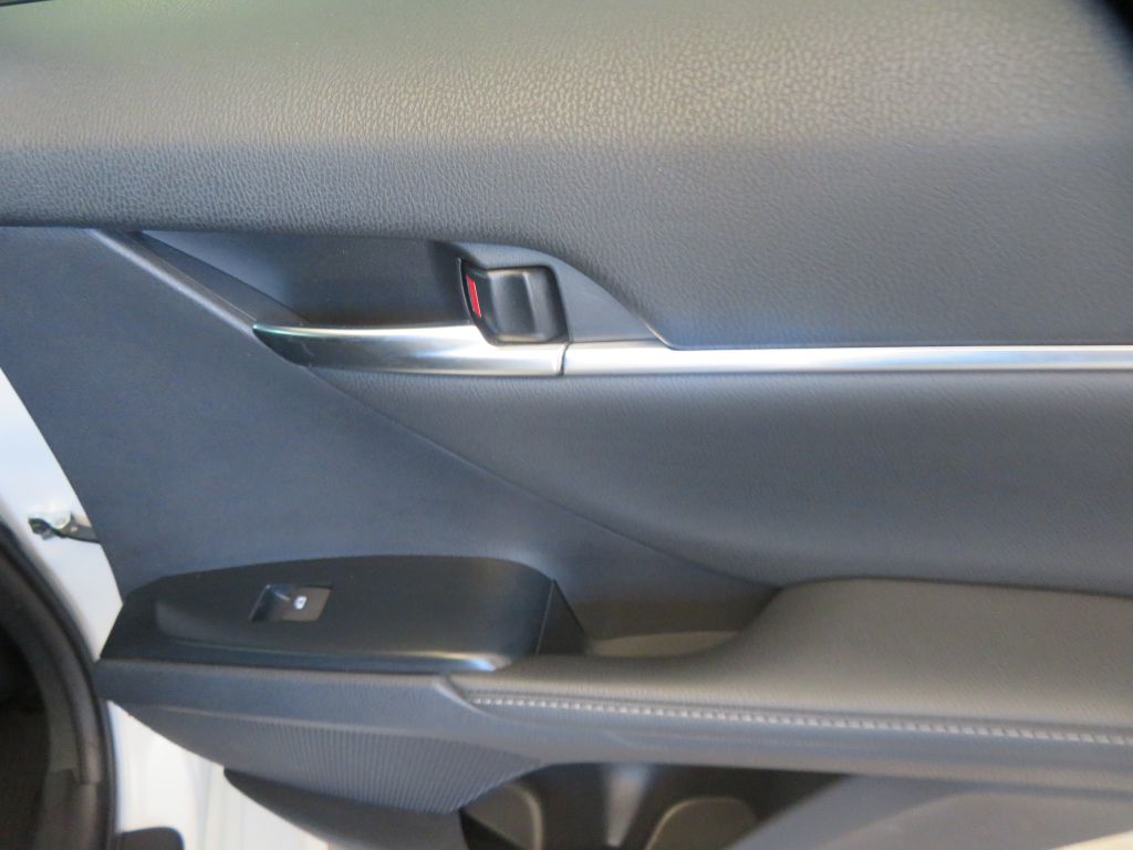 Photo 21 of this TOYOTA CAMRY