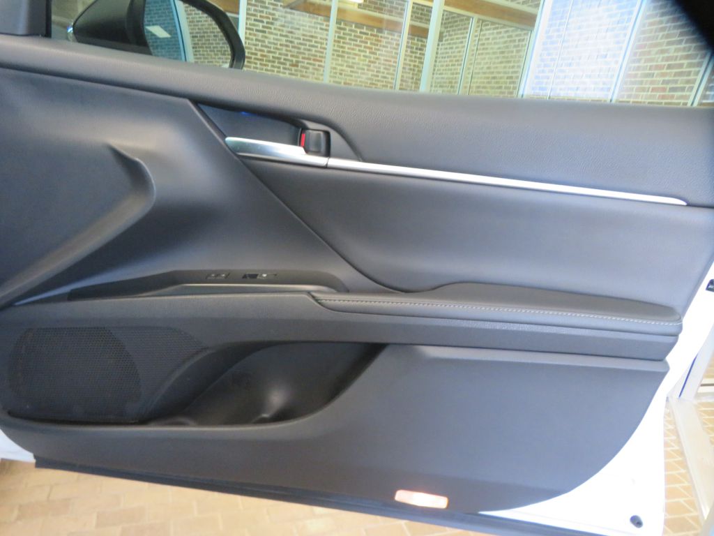 Photo 23 of this TOYOTA CAMRY