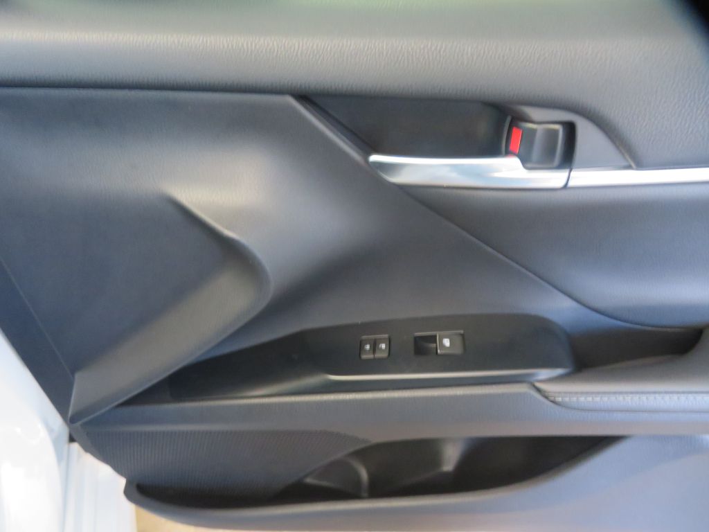 Photo 24 of this TOYOTA CAMRY