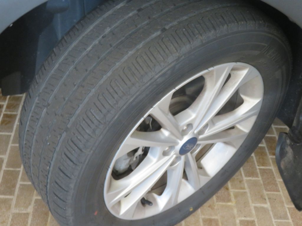 Photo 11 of this FORD ESCAPE