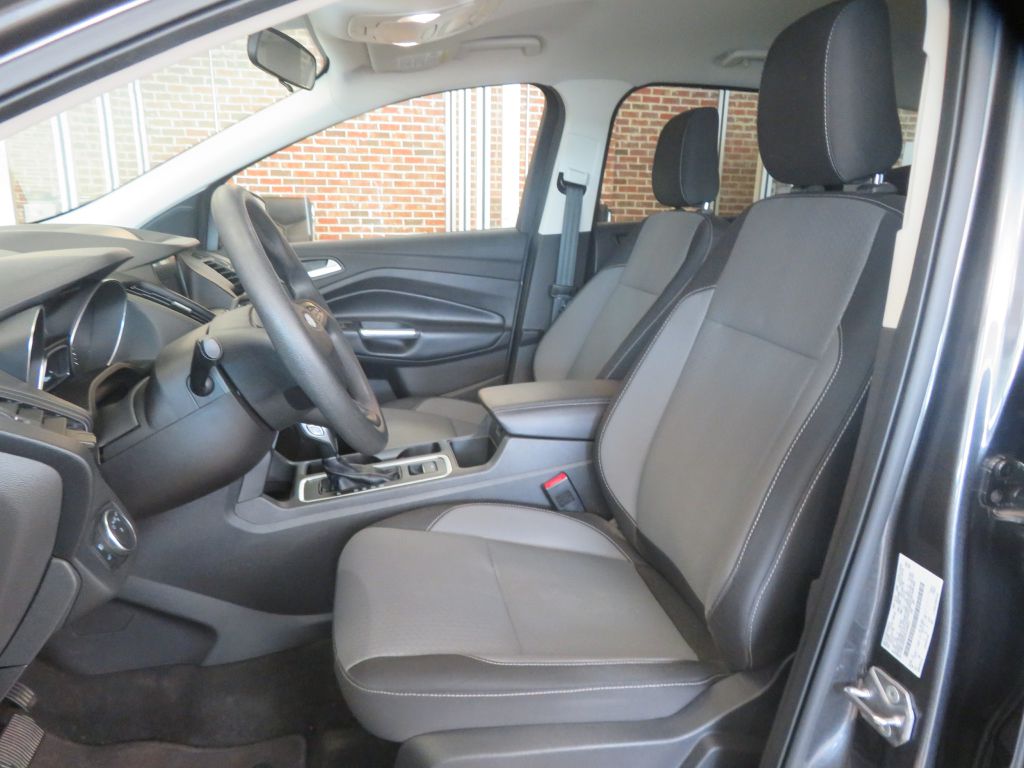 Photo 14 of this FORD ESCAPE