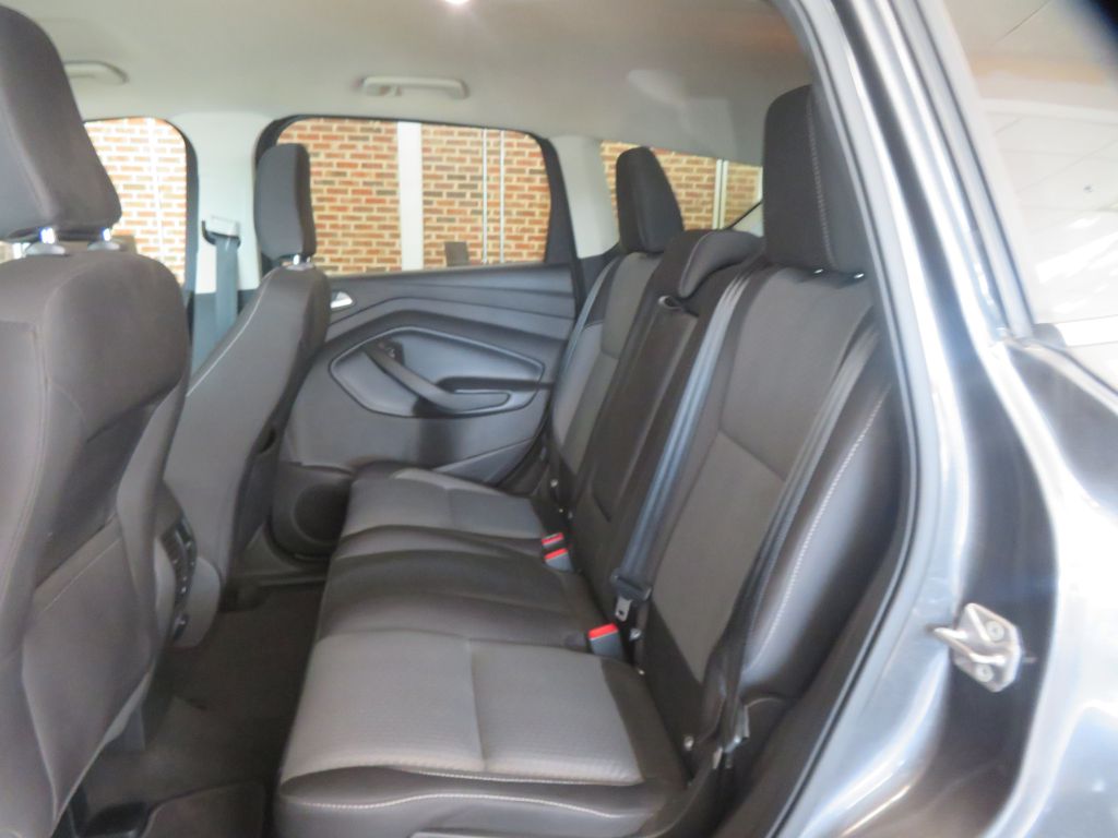 Photo 18 of this FORD ESCAPE