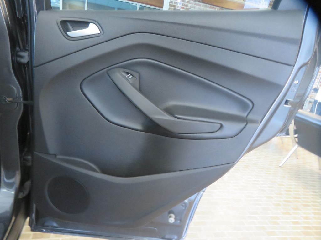 Photo 20 of this FORD ESCAPE