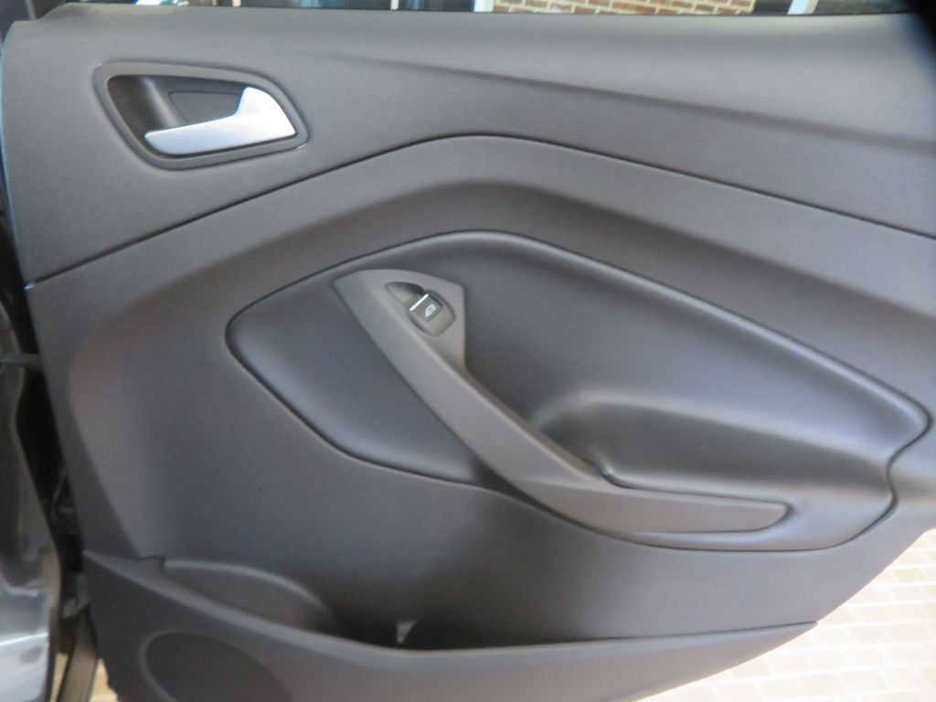 Photo 21 of this FORD ESCAPE