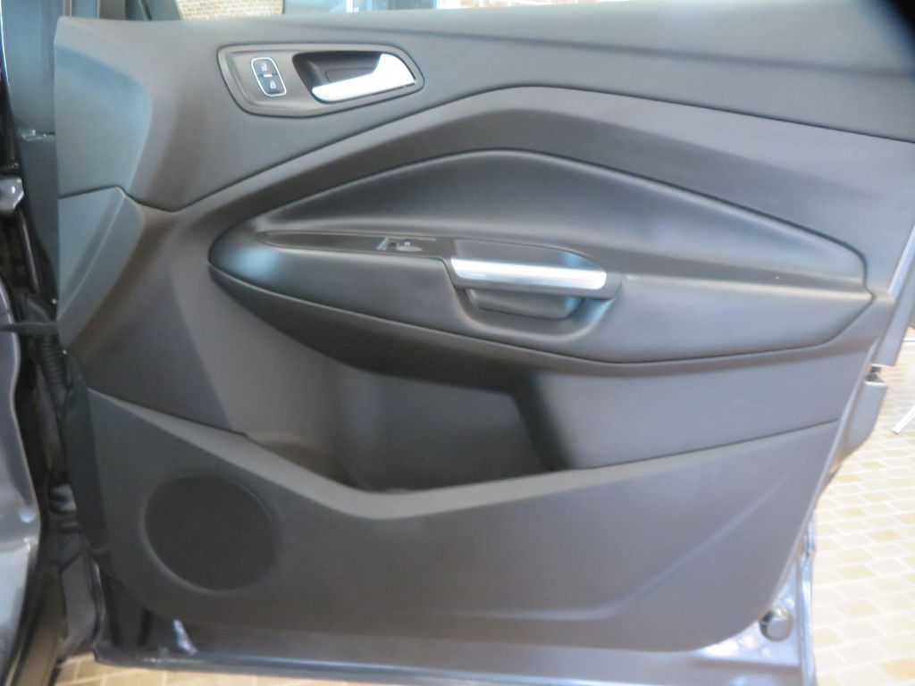 Photo 23 of this FORD ESCAPE