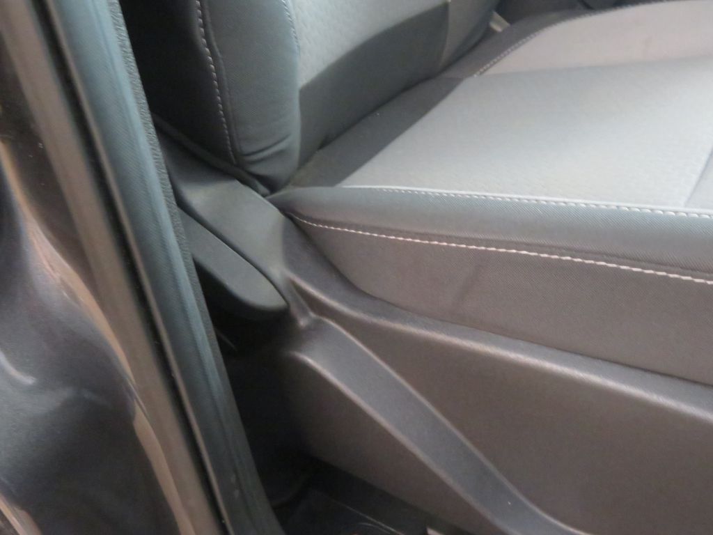 Photo 26 of this FORD ESCAPE