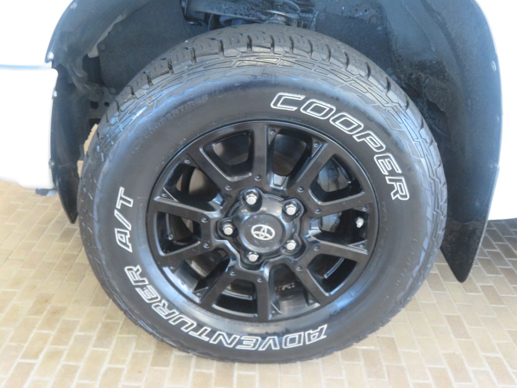 Photo 7 of this TOYOTA TUNDRA