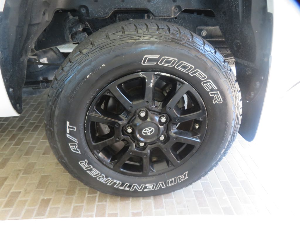 Photo 8 of this TOYOTA TUNDRA