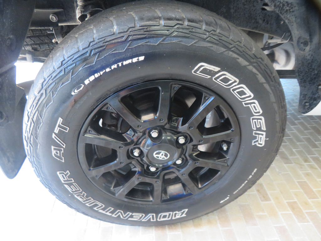 Photo 9 of this TOYOTA TUNDRA