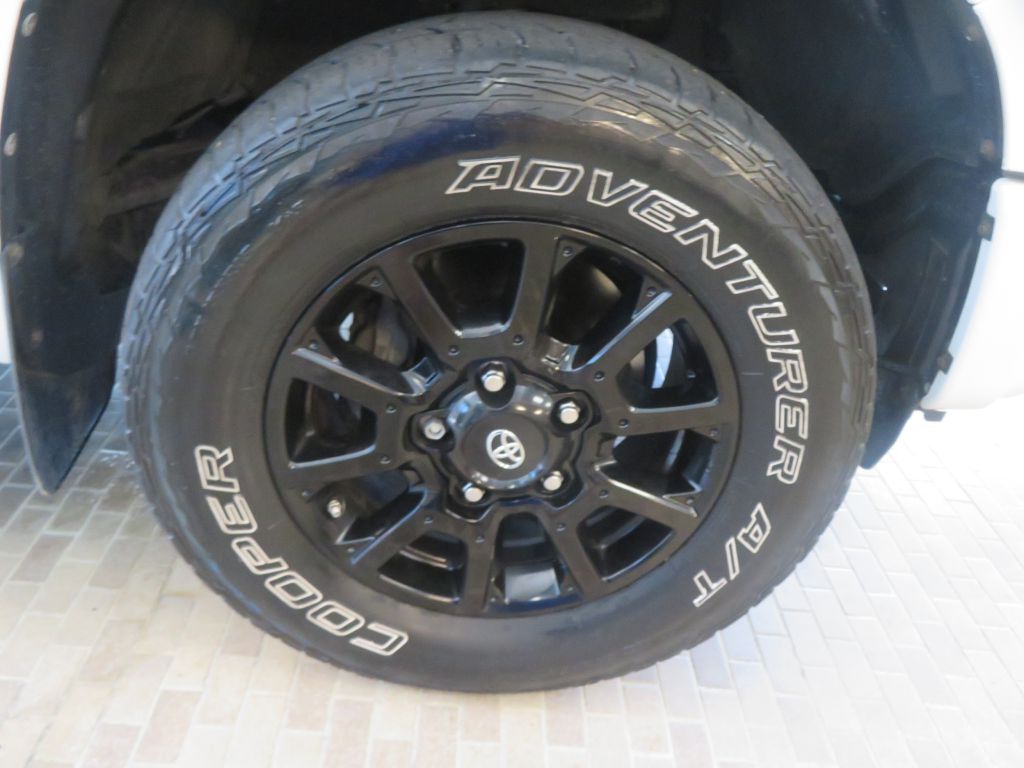 Photo 10 of this TOYOTA TUNDRA