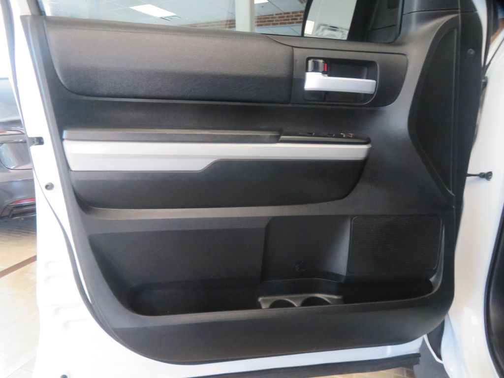 Photo 13 of this TOYOTA TUNDRA