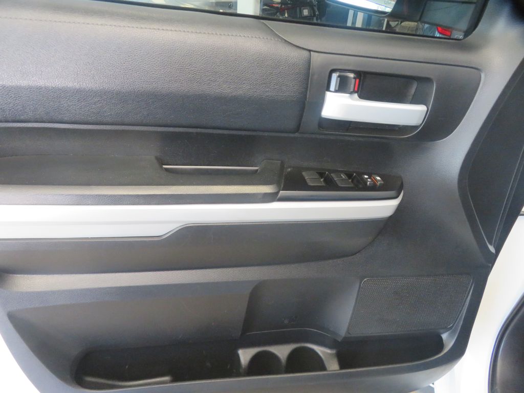 Photo 14 of this TOYOTA TUNDRA