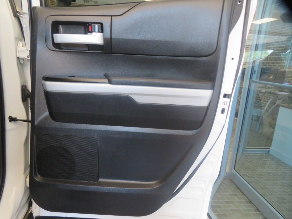 Photo 20 of this TOYOTA TUNDRA