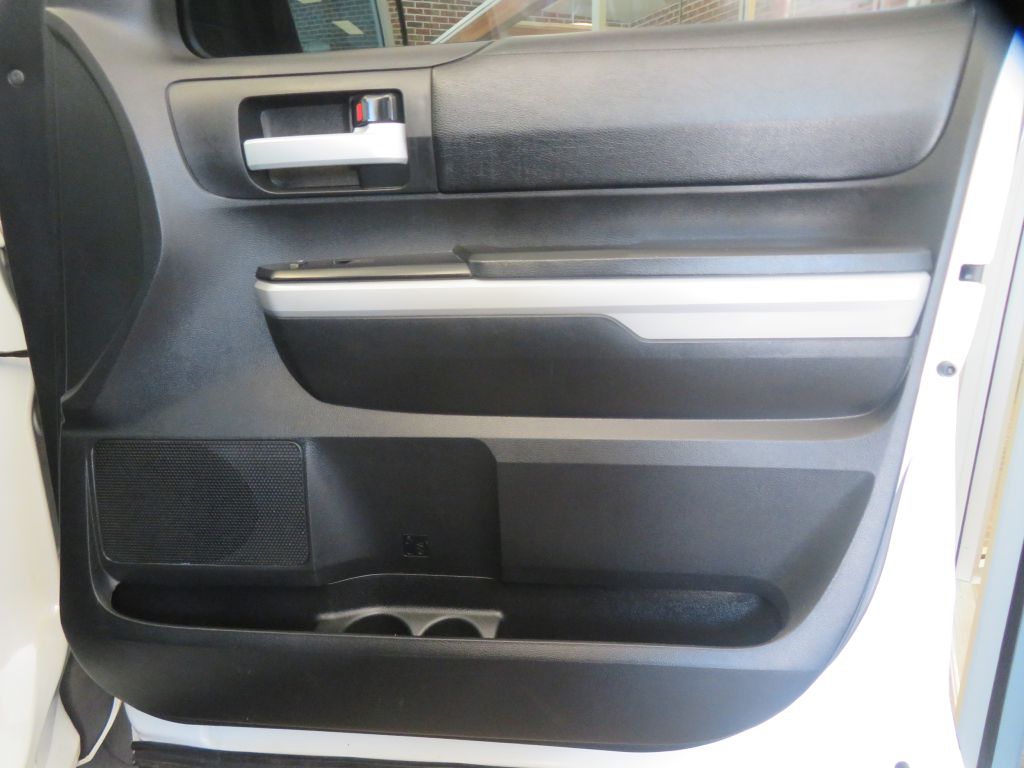 Photo 23 of this TOYOTA TUNDRA