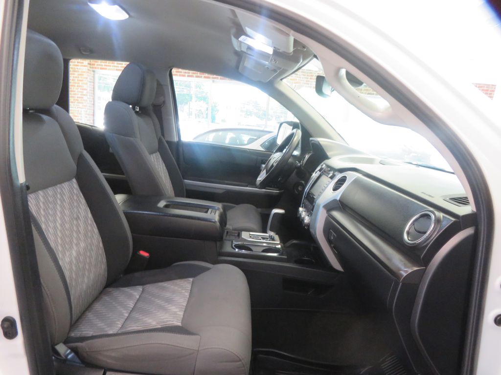 Photo 25 of this TOYOTA TUNDRA