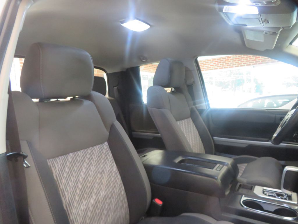 Photo 27 of this TOYOTA TUNDRA