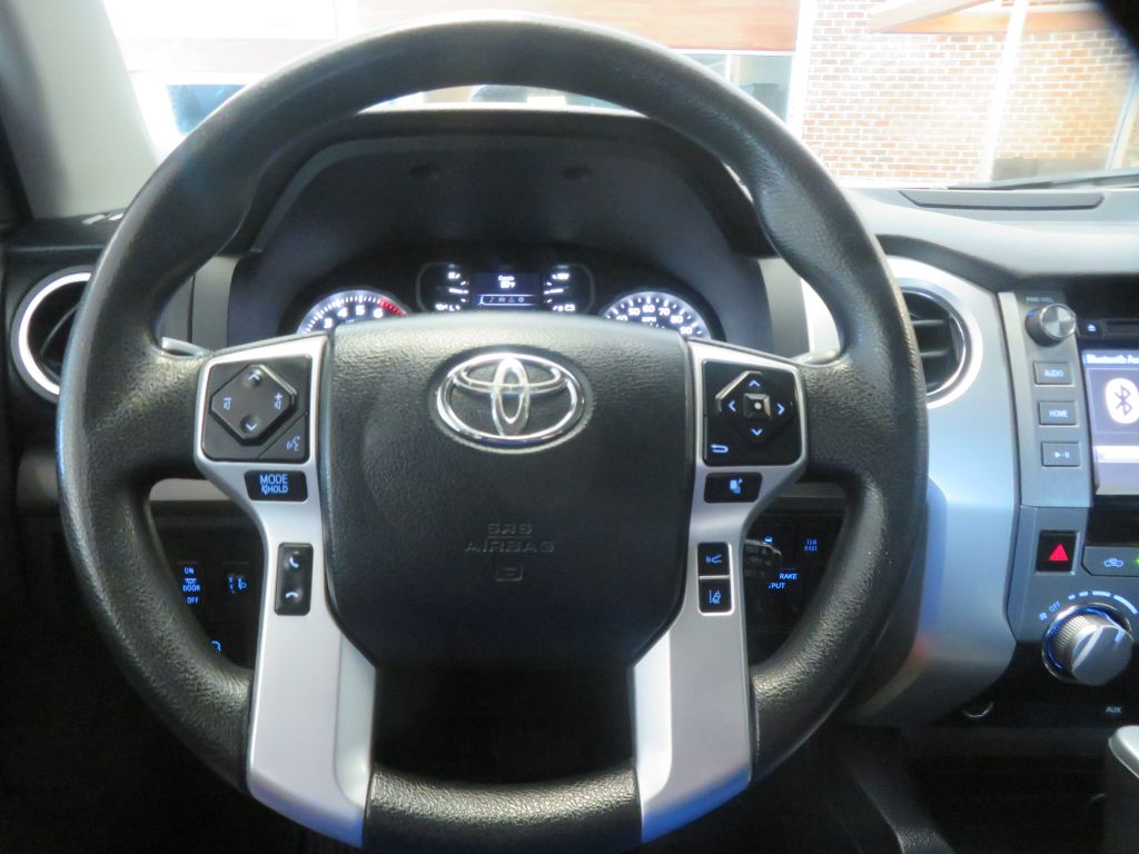 Photo 29 of this TOYOTA TUNDRA