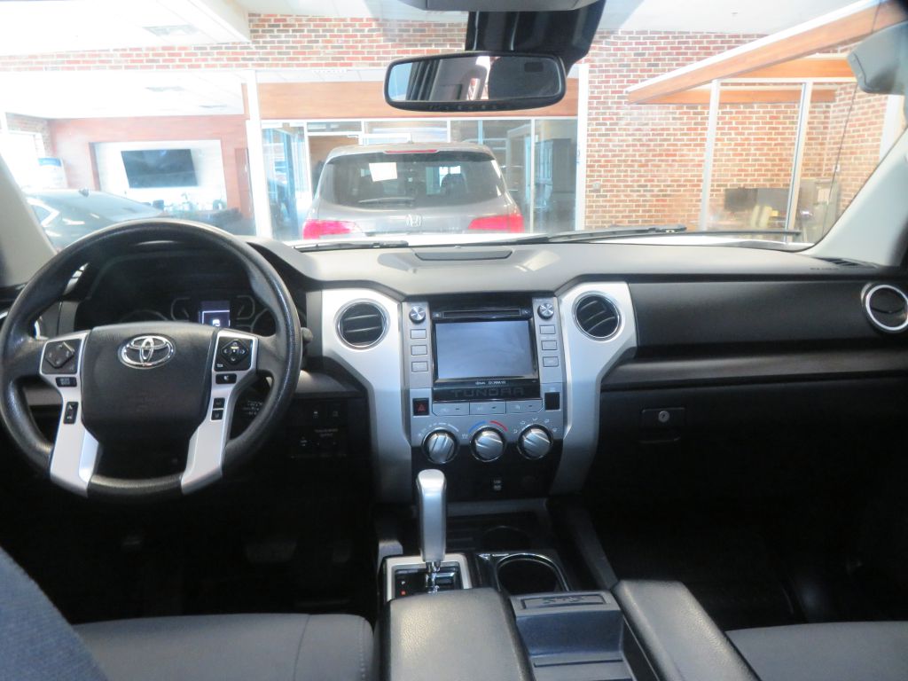 Photo 46 of this TOYOTA TUNDRA